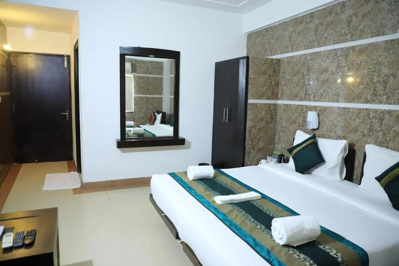 Hotel Tara Palace By Goyal Hoteliers Agra  3*, Agra (Uttar Pradesh)
